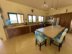 Casa Corazon - Private Home w Mtn & Ocean Views!