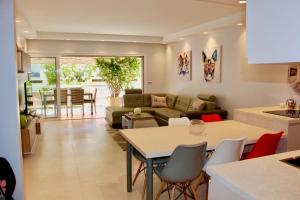 REF 2003 - Cannes Croisette - 3 mins from the Croissette