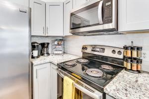 Lake and Golf Course Views Big Canoe Home with Deck!