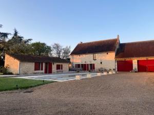 Villas Unique outbuildings of a medieval Loire castle : photos des chambres