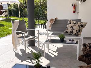 Aquavista Residence - Lakeview Holiday Apartments with Pool