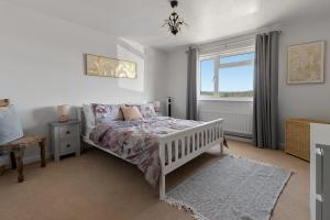 Springfield Deer View -No Commercial Sign written Vehicles,Private Hot Tub , 2 Dogs Max,Fishing Nearby & Communal Swimming Pool ,Pool open April to September