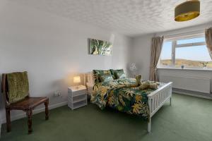 Springfield Deer View -No Commercial Sign written Vehicles,Private Hot Tub , 2 Dogs Max,Fishing Nearby & Communal Swimming Pool ,Pool open April to September