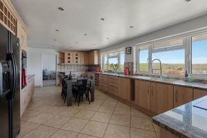 Springfield Deer View -No Commercial Sign written Vehicles,Private Hot Tub , 2 Dogs Max,Fishing Nearby & Communal Swimming Pool ,Pool open April to September