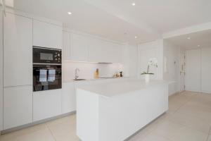White modern retreat in Fuengirola - Ref 48