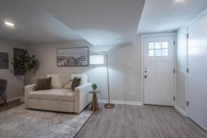 A Charming Modern Chic Basement Apartment