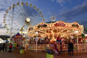 Lovely Caravan At Manor Park, Nearby Hunstanton Beach In Norfolk Ref 23029T