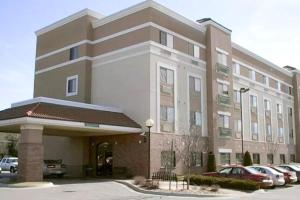 Coratel Inn and Suites by Jasper Wesley Hospital - 2hvězdičkové hotely ve městě Wichita