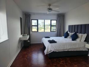 Sea La Vie Umhlanga Beachfront Apartment