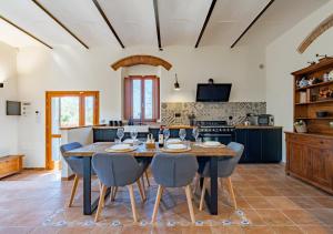 30 Min from Florence Jacuzzi, Wi-Fi & Parking