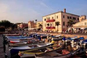 Residence MokyD13-piscina, WiFi, giardino,garage