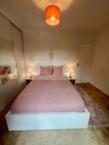 Villas Charming Provencal Villa with pool and garden : photos des chambres