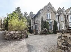 The Parsonage - Skelsmergh