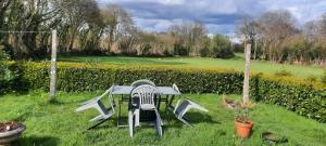 Maisons de vacances Longere Belle-Isle en terre : photos des chambres