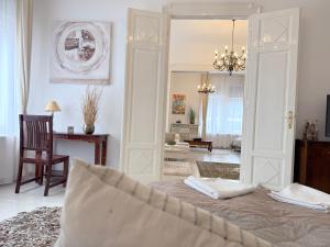 Elegant 125m2 apartment in center of Budapest