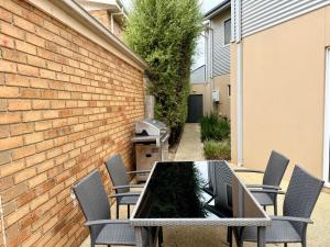 Whites Retreat (The Esplanade)