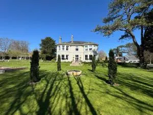 Hinton House - Micheldever