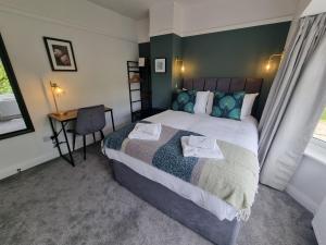 Headley House by Cliftonvalley Apartments