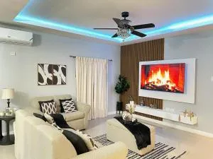 Truth Luxury Suite - Charlton