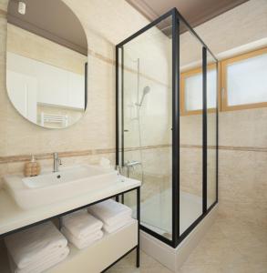 Luxury Apartment Bellux Stay for 5, Split Old Town and Bacvice Sandy Beach