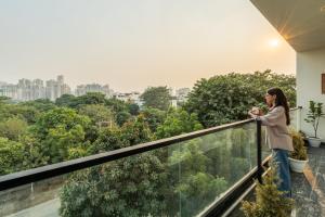 Lime Tree Hotel & One Bed Room Serviced Apartment Nearby Noida Sector 50 Metro & Medanta Hospital with Party Venue