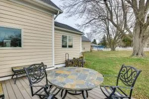3 Blocks to Lake Ontario Getaway in Cape Vincent! - Гананок