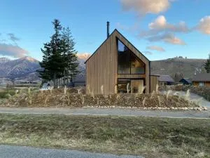 Luge Loop Cabin - Lake Coleridge