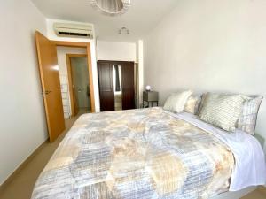 Tranquilo y con terraza