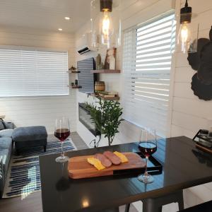 Wine Country Getaway Rooftop Deck & Pool