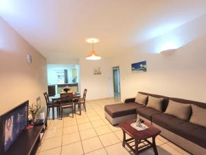 Ground Floor Apartment with 2 bedrooms and 2 bathrooms opposite pool
