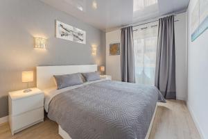 Modern sunny apartment 100m from the beach