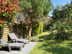 Maisons de vacances Maison avec grand jardin et terrasse dans quartier de la Benedictine : photos des chambres