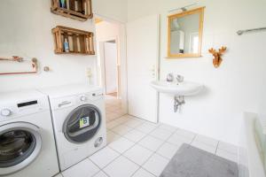 Ferienhaus am See -Teichanlage Kern