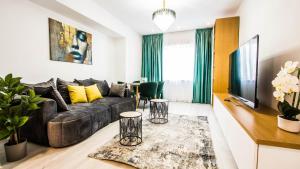 Flowers Apartments by YamaLuxe