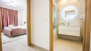 Flowers Apartments by YamaLuxe