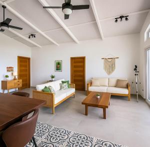 Amazing Oceanview Villa with Private Pool - Fast WiFi