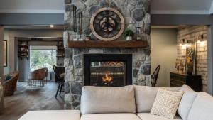 5-Br Villa on Lake Labelle