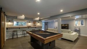 5-Br Villa on Lake Labelle