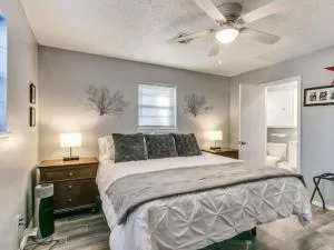 Pet-friendly OKC Getaway in a Quiet Neighborhood - Mustang