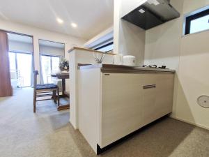 C1 Shibuya new hotel, 2 bedrooms and 1 living room, 7 mins to ST Max 6P 渋谷全新酒店 全新装修 两室一厅 交通中心 车站7分钟 最大6人 直达新宿 涉谷 表参道 品川 池袋 上野 代代木 银座 原宿