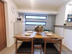 C1 Shibuya new hotel, 2 bedrooms and 1 living room, 7 mins to ST Max 6P 渋谷全新酒店 全新装修 两室一厅 交通中心 车站7分钟 最大6人 直达新宿 涉谷 表参道 品川 池袋 上野 代代木 银座 原宿