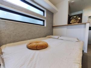 C1 Shibuya new hotel, 2 bedrooms and 1 living room, 7 mins to ST Max 6P 渋谷全新酒店 全新装修 两室一厅 交通中心 车站7分钟 最大6人 直达新宿 涉谷 表参道 品川 池袋 上野 代代木 银座 原宿