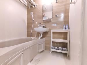 C1 Shibuya new hotel, 2 bedrooms and 1 living room, 7 mins to ST Max 6P 渋谷全新酒店 全新装修 两室一厅 交通中心 车站7分钟 最大6人 直达新宿 涉谷 表参道 品川 池袋 上野 代代木 银座 原宿