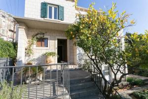 Duplex Three-Bedroom Apartment with Balcony and Sea View room in Holiday Home Patricija