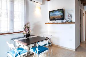 Acqua Chiara Beachfront Home img4