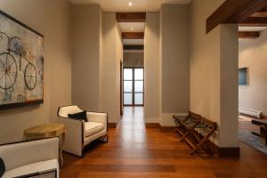 Casa Faroles, Designer 7BR Villa with Pool, Jacuzzi & Full Staff