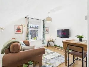 Whitehaven Hideaway - Sleeps 2 - Cosy Escape - Distington