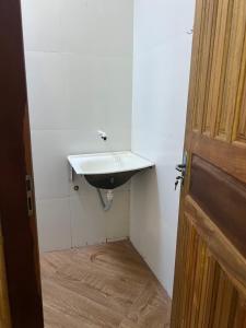 Chalé Paraíso Prado-Ba com Wi-Fi, Casa Completa com Ar condicionado