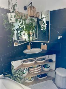 Maisons de vacances Villa avec piscine proche de la plage : photos des chambres