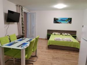 Path ways to the Sea -Пътека към морето